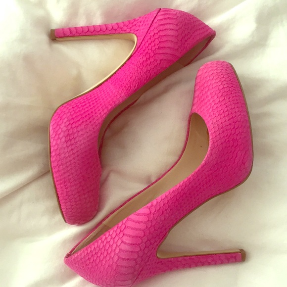 INC International Concepts Shoes - Pink textured INC pump